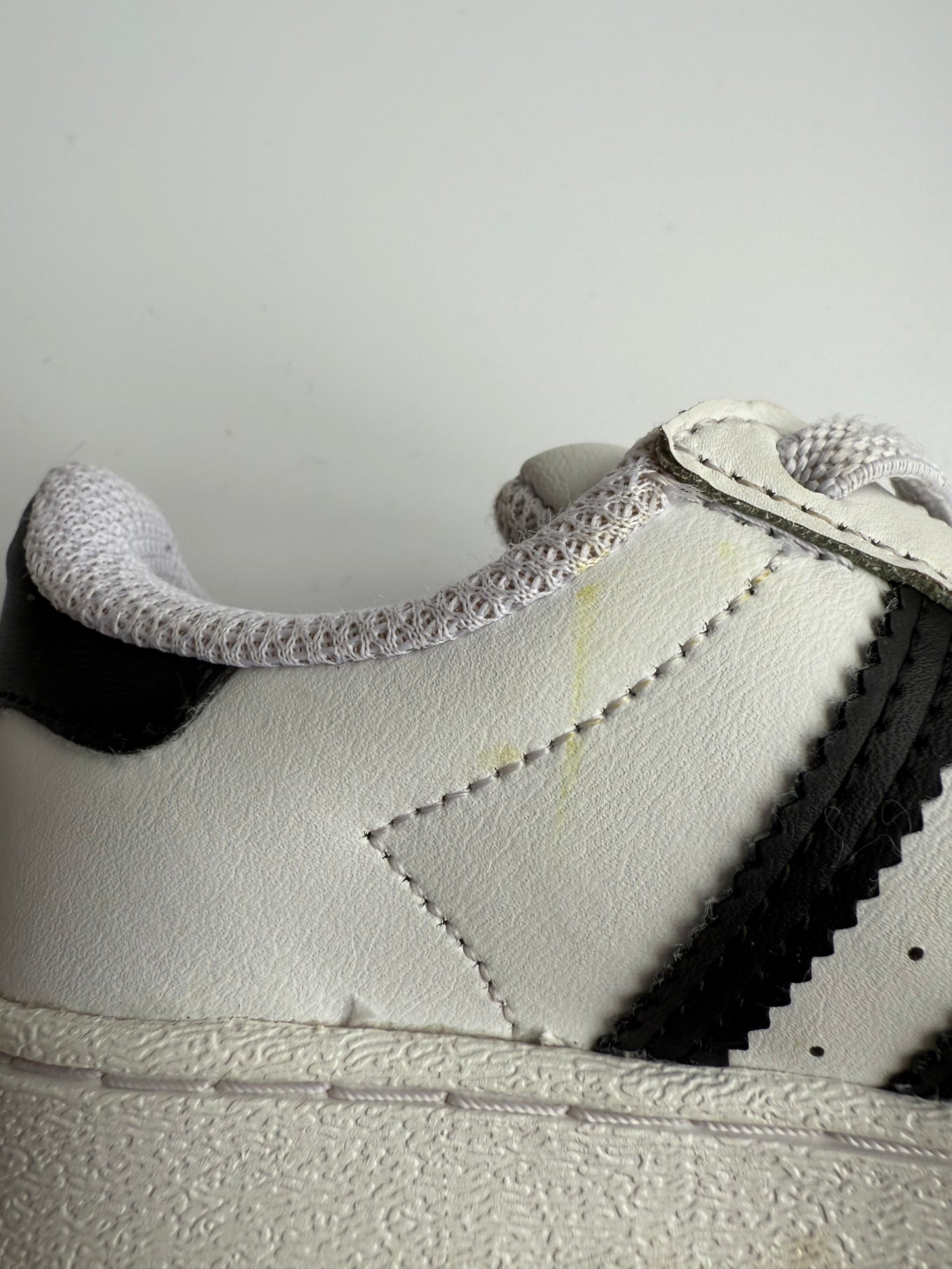 Adidas Originals Superstar White/Black (Size 7)